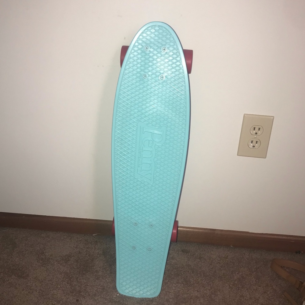LIKE NEW Penny Nickel Board!!